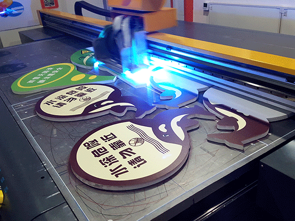 潍坊专业UV喷画——PVC板材雕刻喷画
